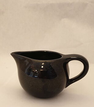 Black creamer