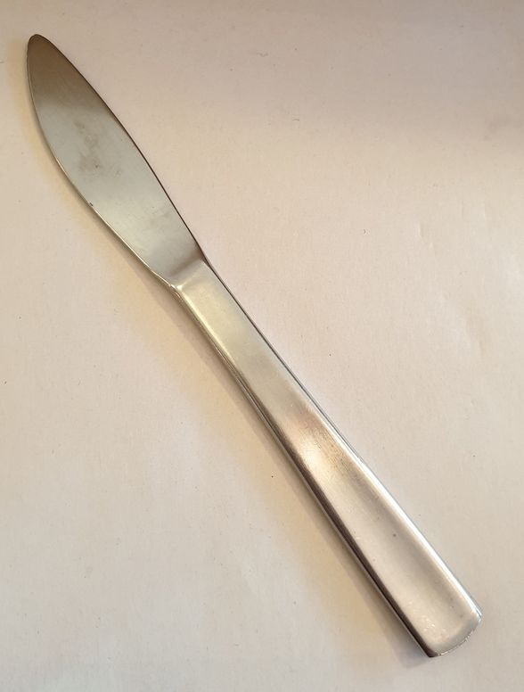 Facette förrättskniv kort blad tandad
