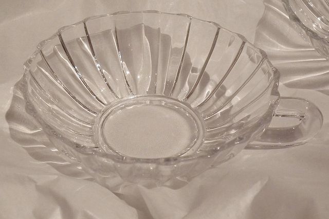 Dessertskål med hänkel pressglas