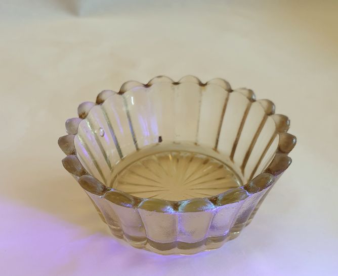  Saltbowl pressglass 1920s - 3
