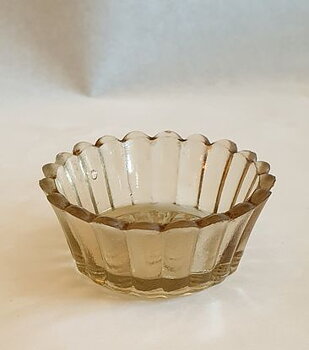  Saltbowl pressglass 1920s