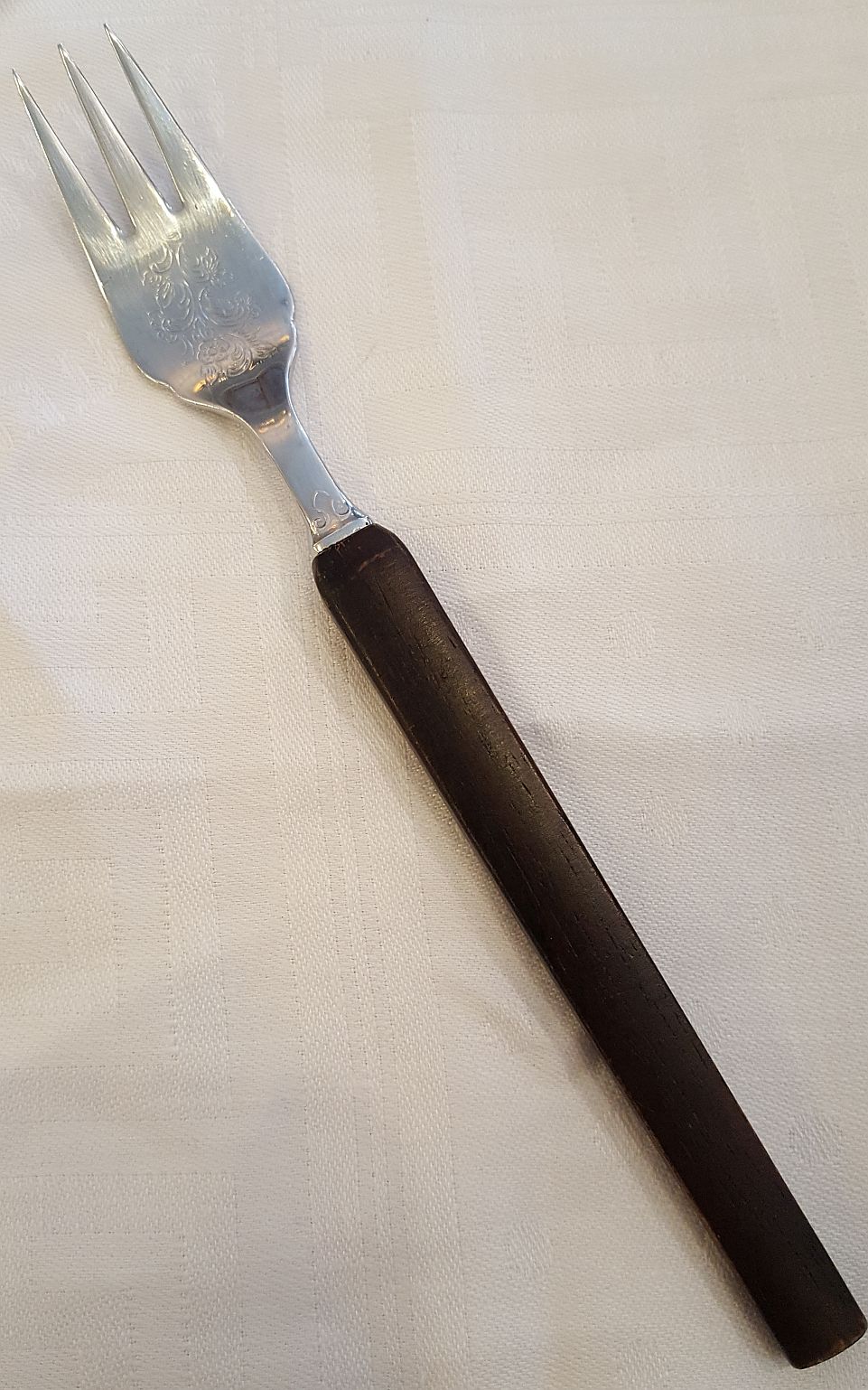 Singoalla rosewood cake serving fork