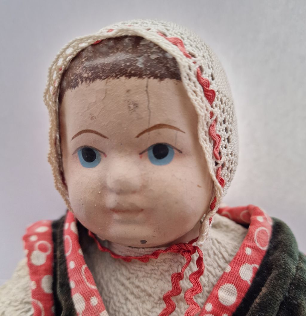 Tea cozy with doll - 2
