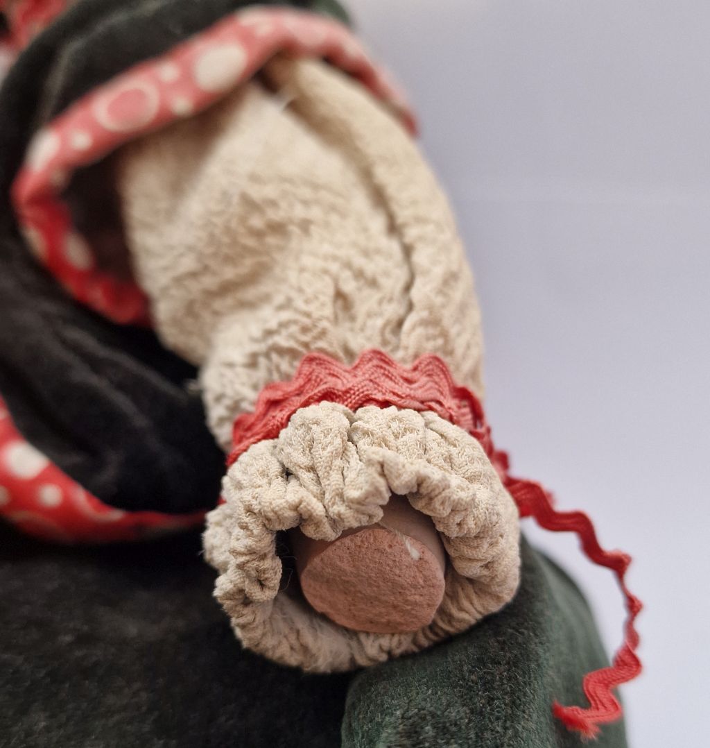 Tea cozy with doll - 4