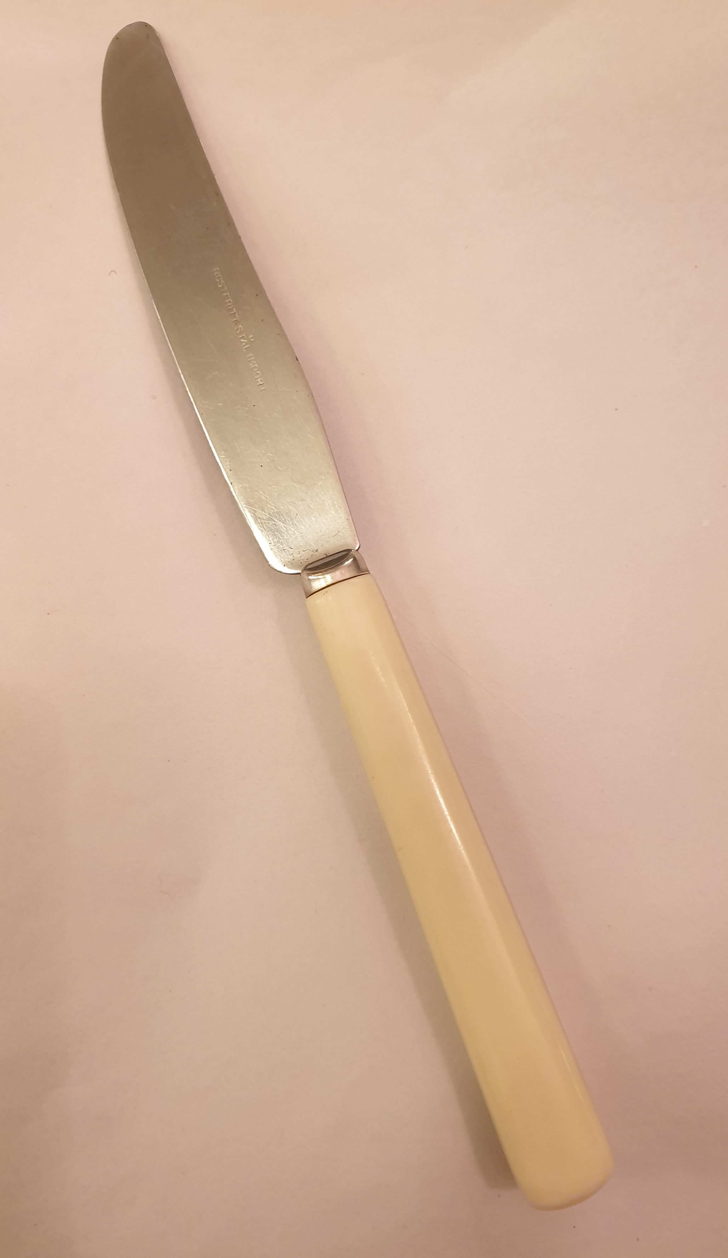 Gulvitt skaft kniv rundat