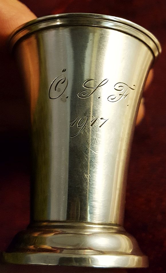 Silverbägare med monogram - 3