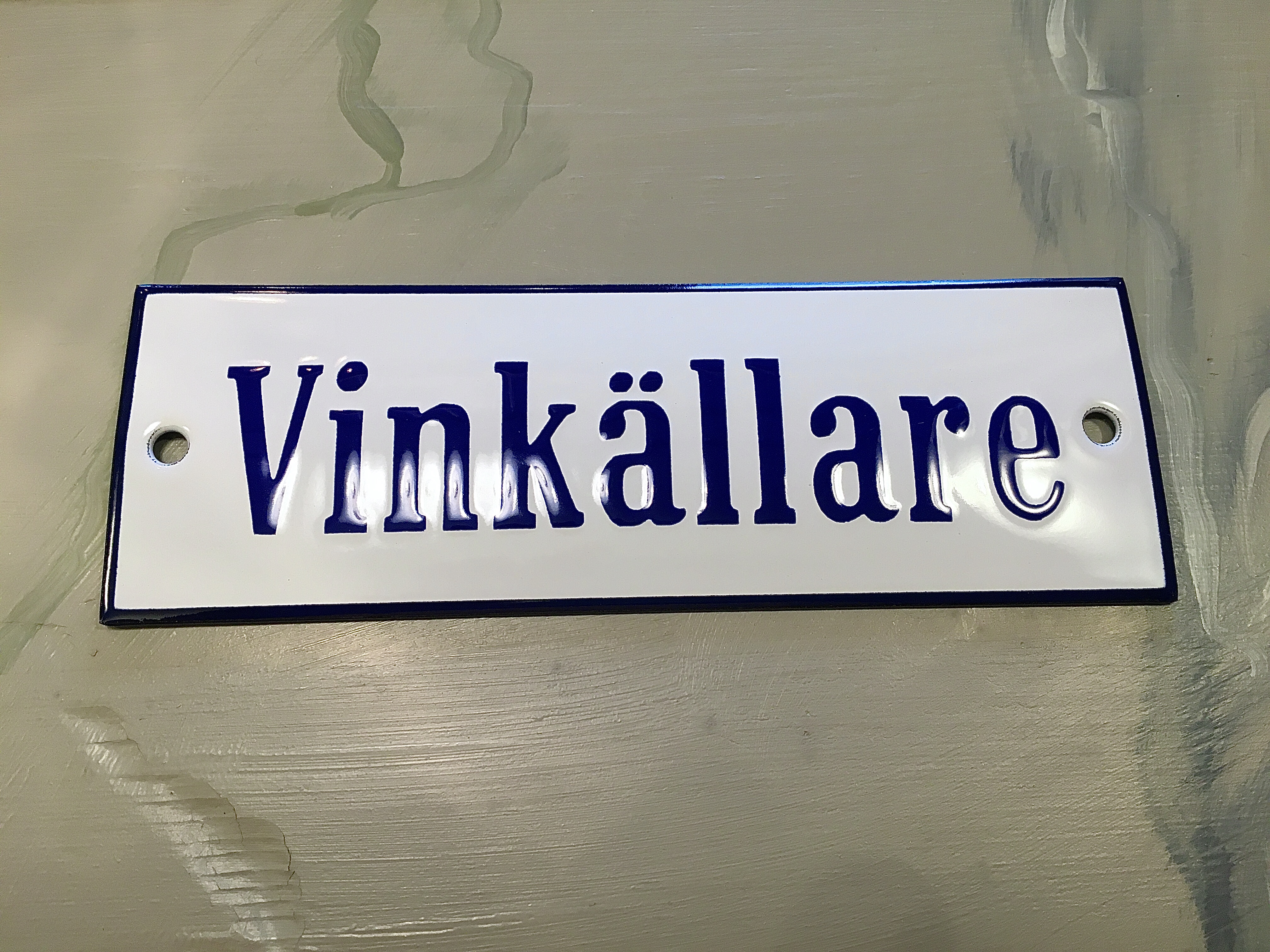 Emaljskylt Vinkällare