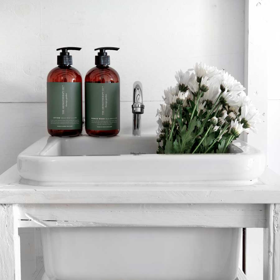 The Aromatherapy Co Garden - Wild Mint & Lime Wash  - 2
