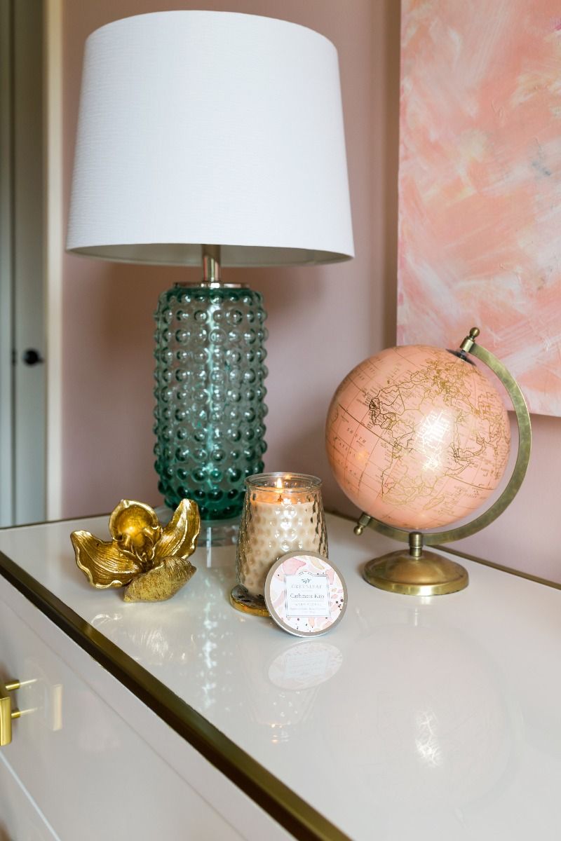 Greenleaf Cashmere Kiss - Warm Floral Scented Candle - 2