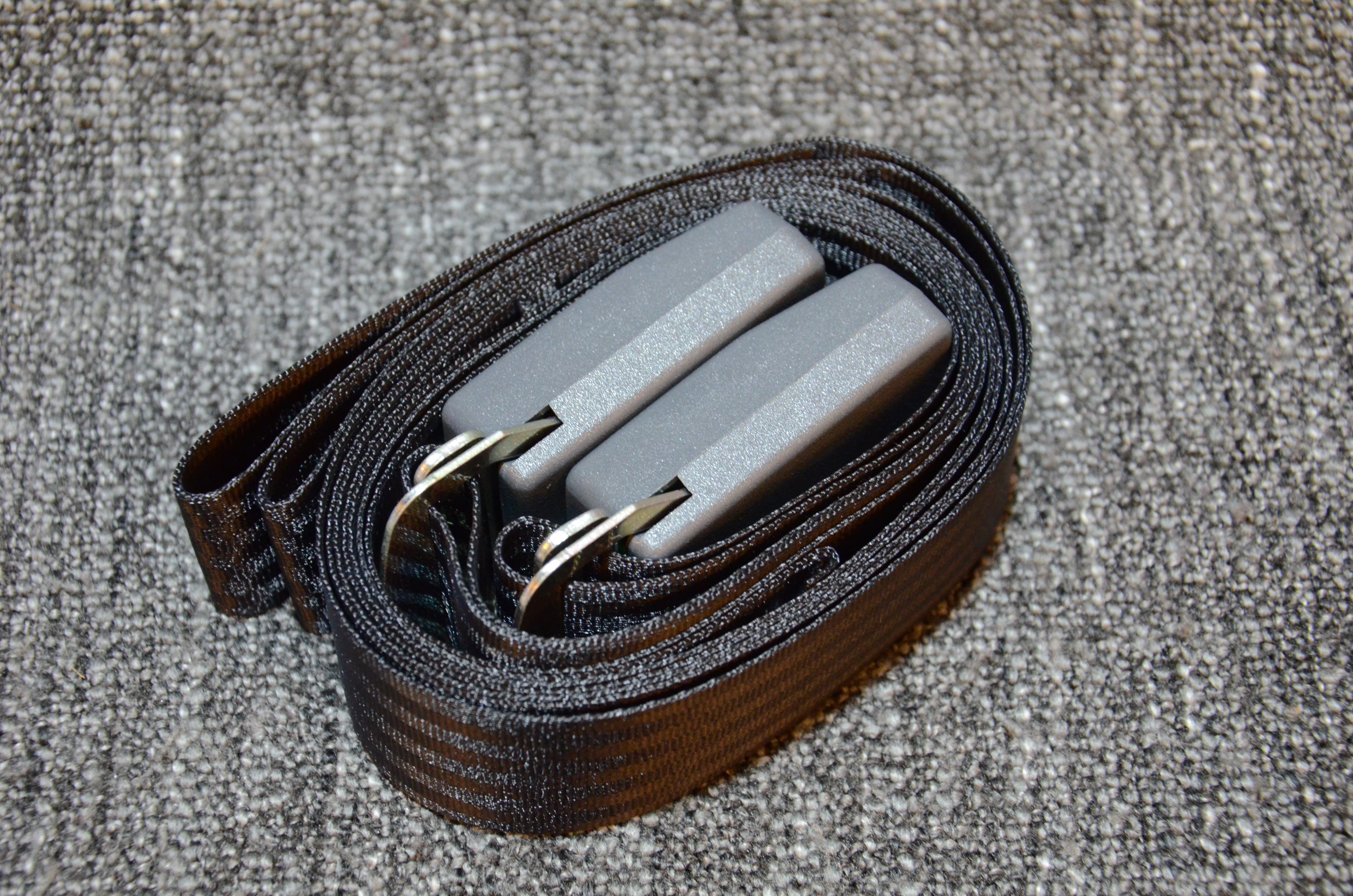 Fästband