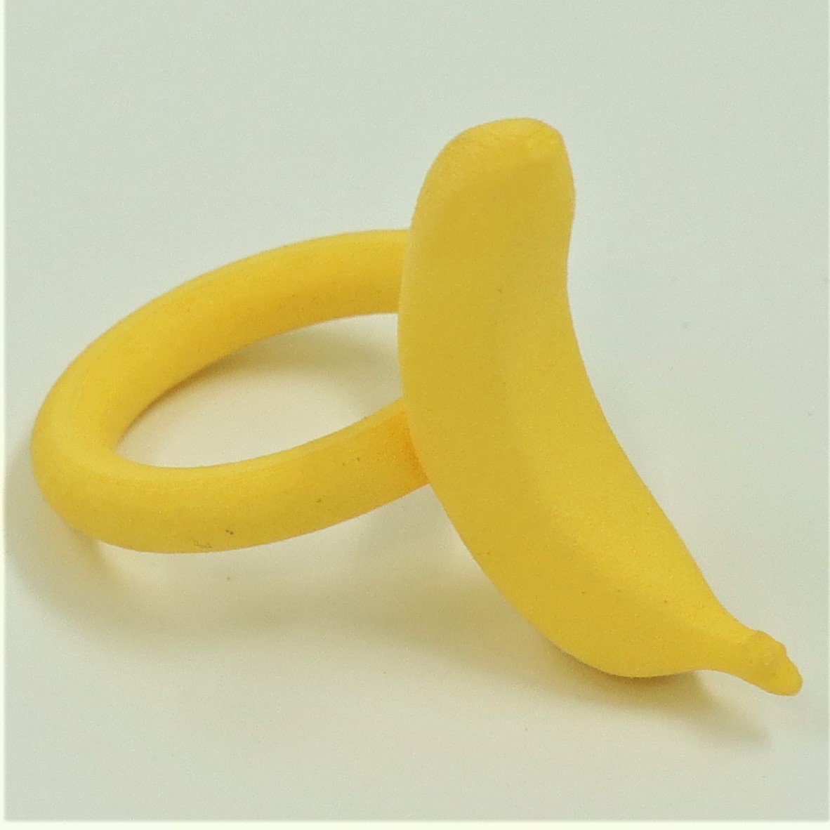 Ted Noten - Banana Ring - 3