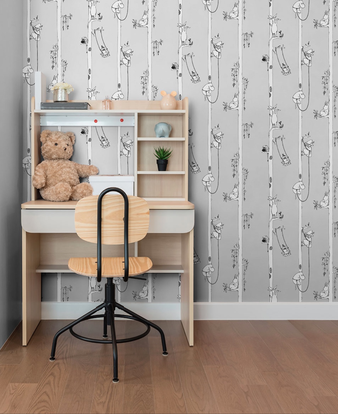 Tapeter med nordisk design och kvalitet Tapeter för dig som älskar inredning och stil. Här hittar du tapeter för vardagsrum, kök, sovrum, hall mm från våra välkända varumärken," Paintpart-Sandudd, Decor Maison, Mumin", Din personliga butik på webben. "FRAKTFRITT". Våra  Tapeter tillverkas i Finland av SANDUDD OY som har tillverkat tapeter sedan 1885 och i Sverige av ULRICEHAMNS TAPETFABRIK  som tillverkar tapeter med limtryck, Det är en traditionell tryckteknik som ger ett handmålat och vackert utryck med genuin hantverkskänsla. Vi har kontor i Gävle. Hit kan du alltid ringa eller Maila dina frågor. Eller kontakta din lokala färgaffär