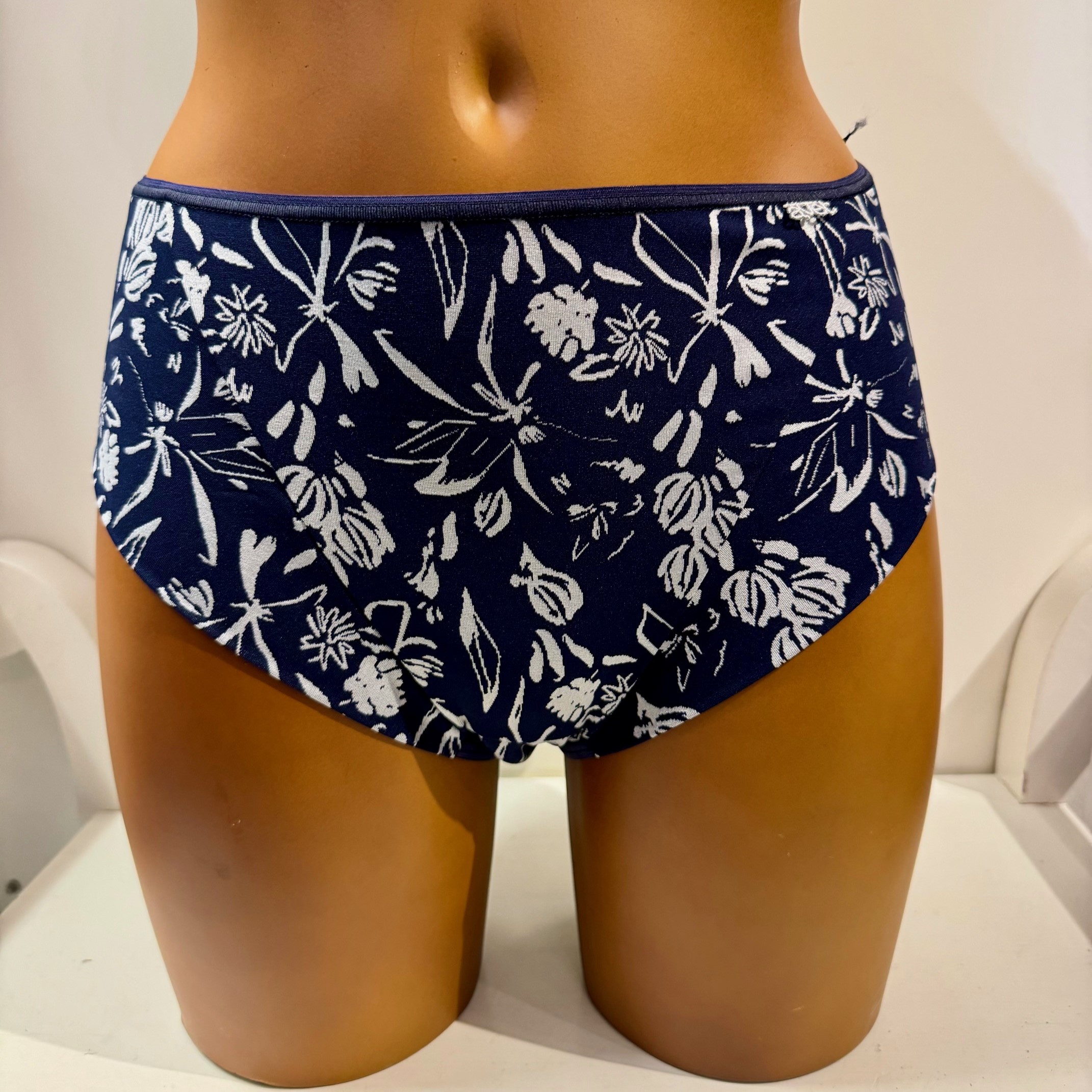AVET  TAI FLORAL - 2