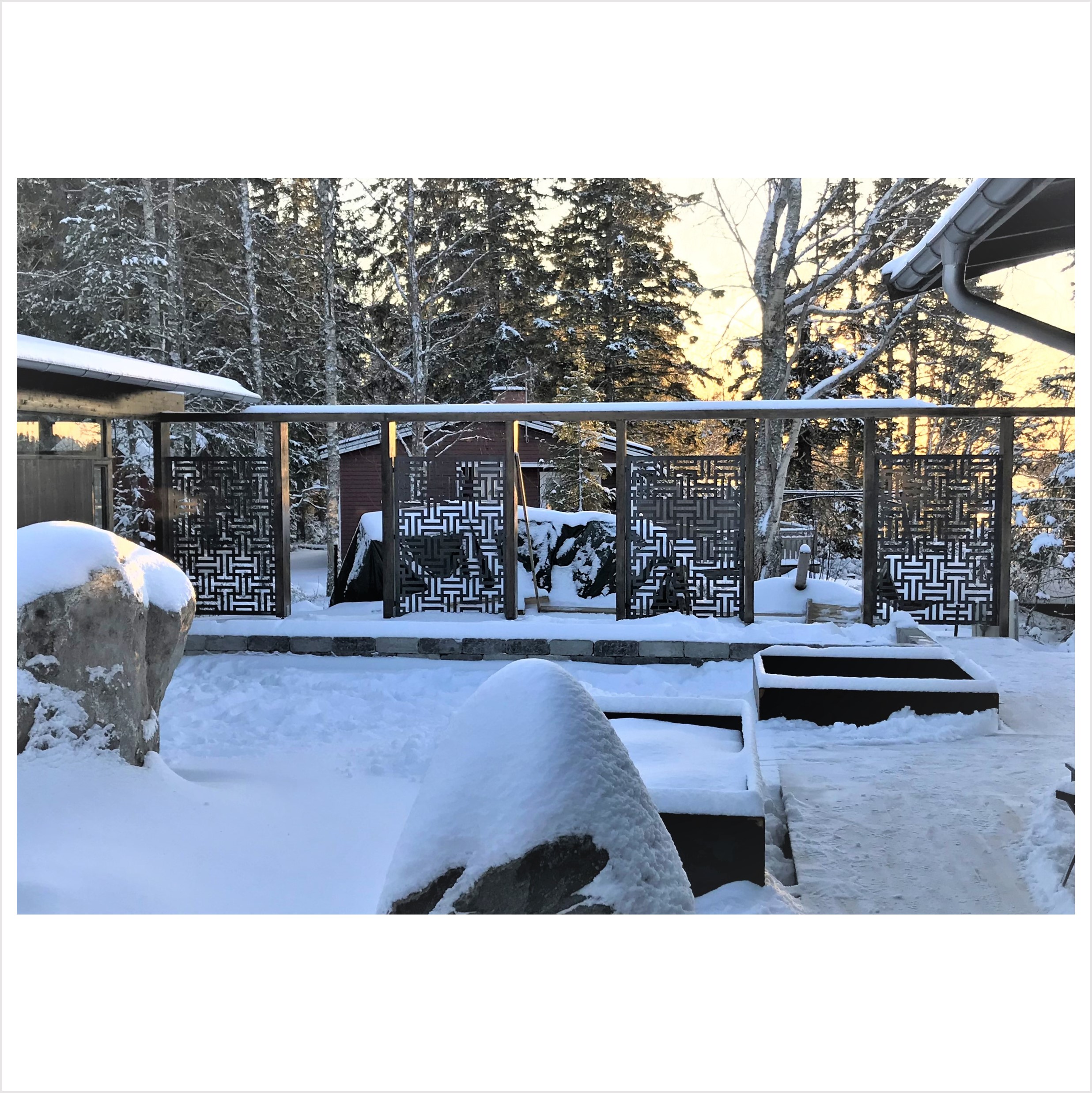 Skärmväggar, snö, trädgård, kvällssol