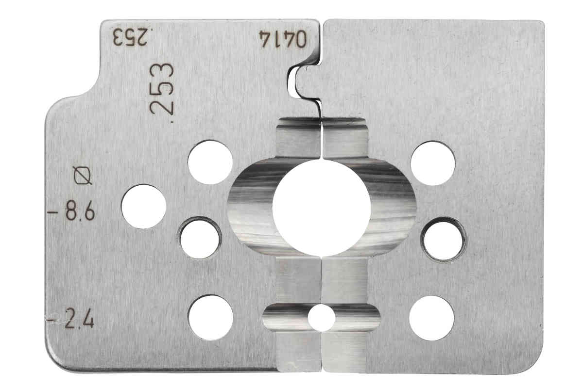 Tool for data cable RGJ13 no cut of shielding possible