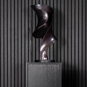 BESANO metal statue