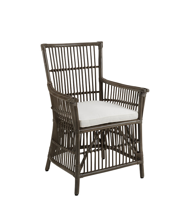 COLUMBUS Matstol med armstöd