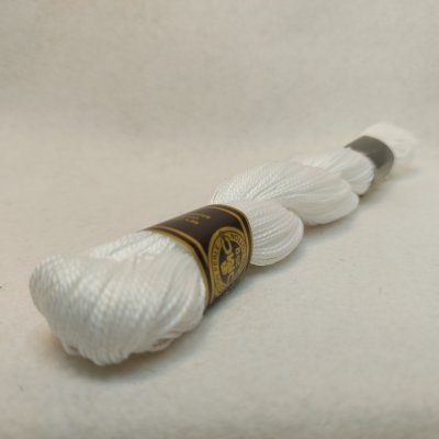 DMC pärlgarn no 5 25g fg B5200