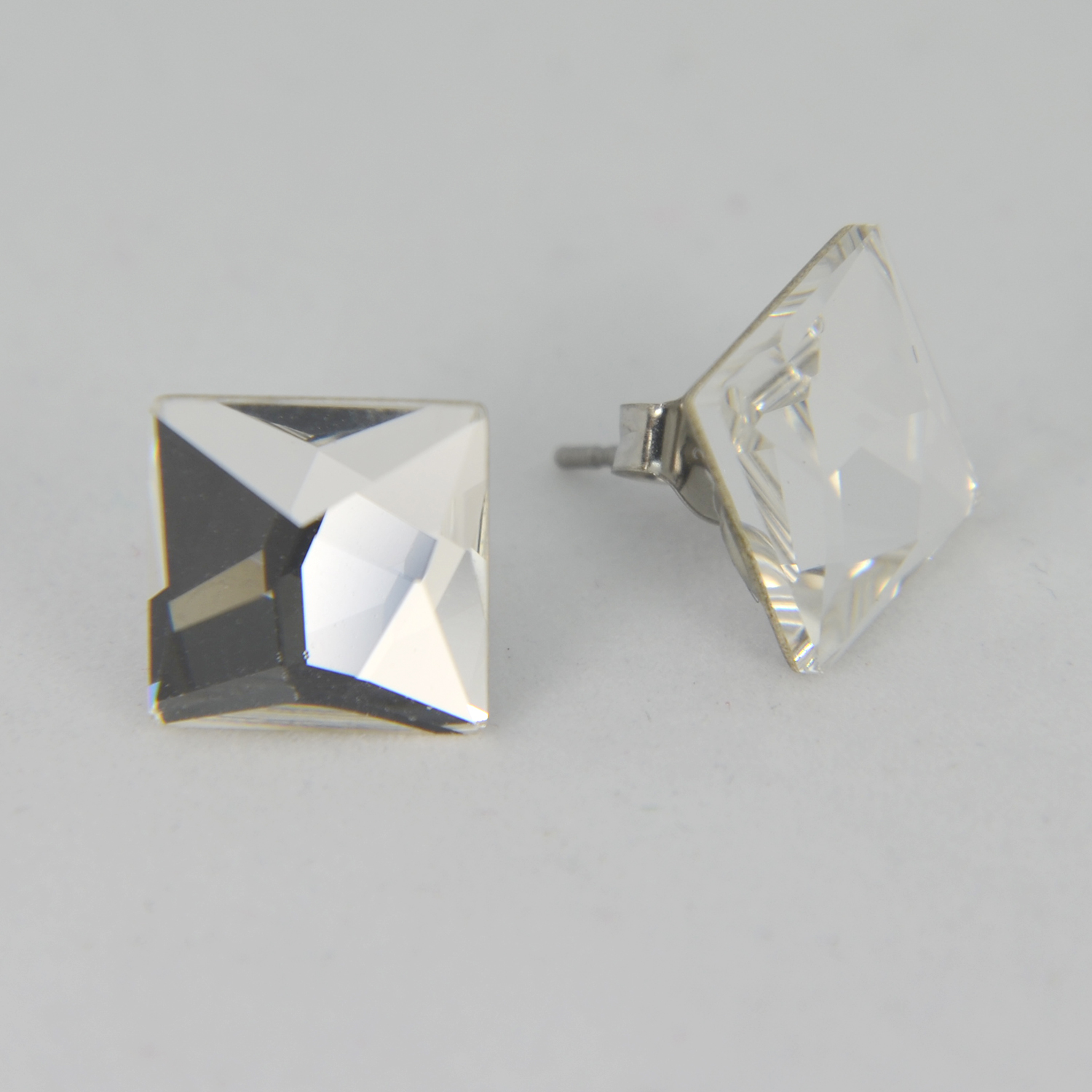 ASYMETRIC SQUARE ÖRHÄNGEN