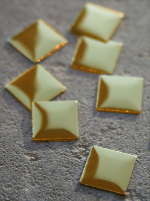 Fyrkanter - guld 1 cm