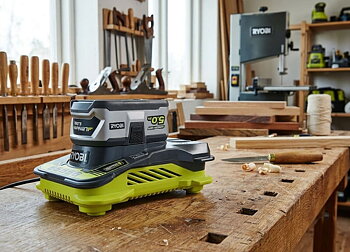 Batteriladdare 18V One+ Snabbladdare 5,0A med LED-indikator, Ryobi