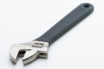 PROLINE TOOLS Skiftnyckel 150-600 mm, 19-62 mm, drop forged, kolstål, satin finish, gummibeklätt handtag, med skala, Proline (Storlek (mm) : 150)