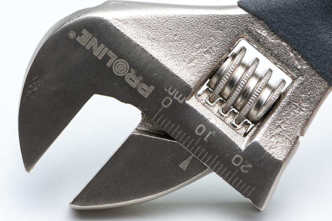 PROLINE TOOLS Skiftnyckel 150-600 mm, 19-62 mm, drop forged, kolstål, satin finish, gummibeklätt handtag, med skala, Proline (Storlek (mm) : 250) - 9