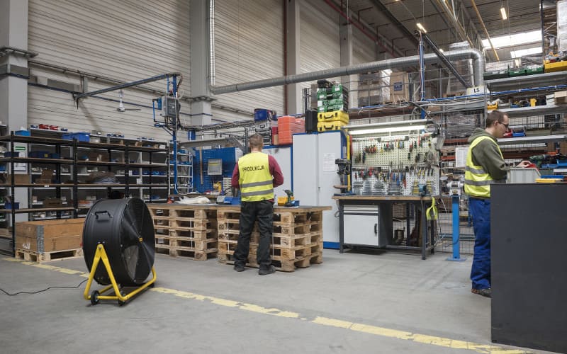 Mobil Industrifläkt 75 cm, 315W, 10200 m³/h, IP44, 360° Rotation, 2 Hastigheter, Master - 4