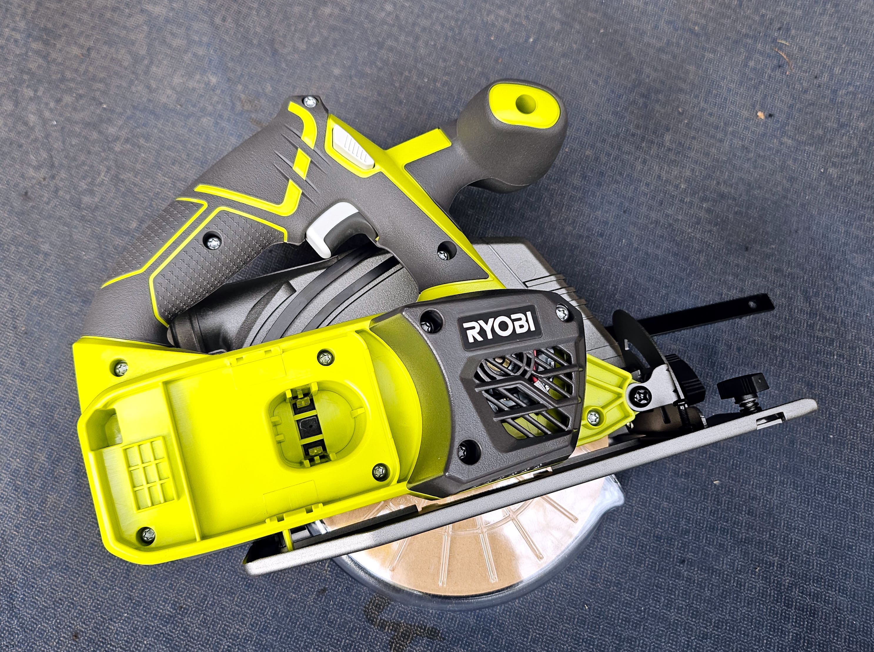 Cirkelsåg 18V, klingan 165 mm, sågdjup 52 mm (utan batteri), Ryobi R18CS-0 ONE+ - 6