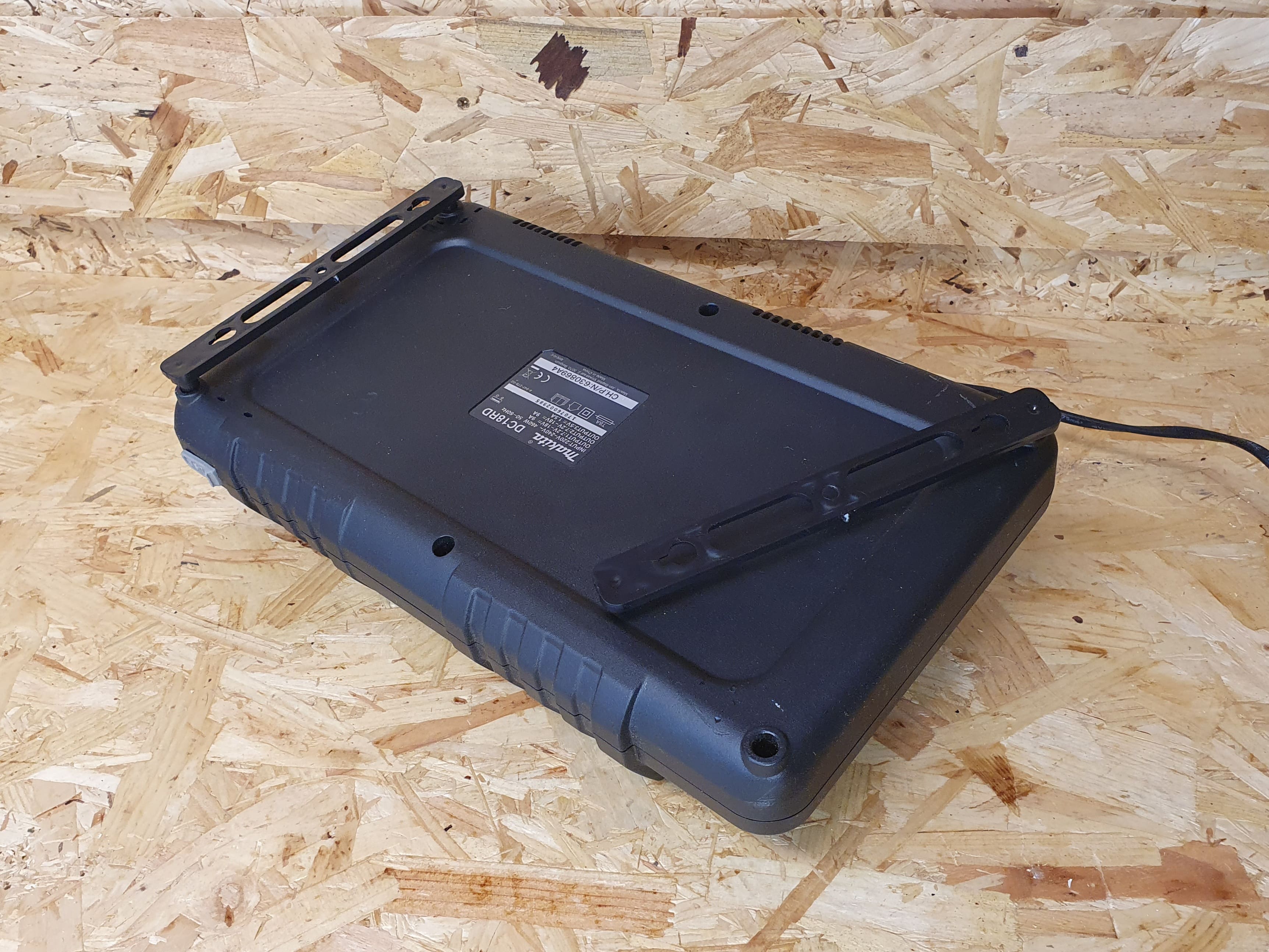 Stealth Mounts Fästen för MAKITA 18v DC18RD dubbelladdare, 2 par, STEALTHMOUNTS - 7