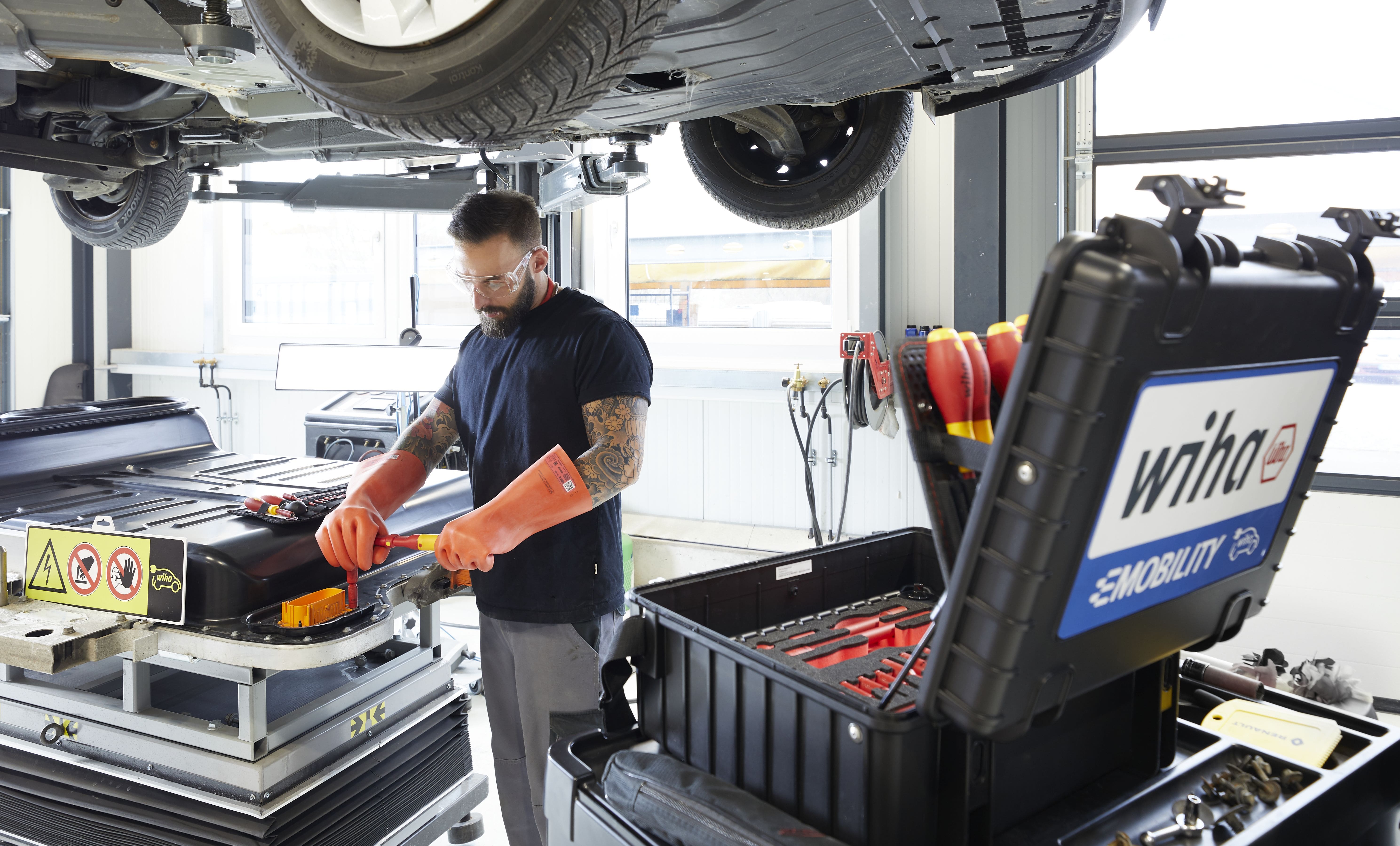 Verktygsväska XL eMobility, verktygssats, 77 delar VDE, WIHA - 6