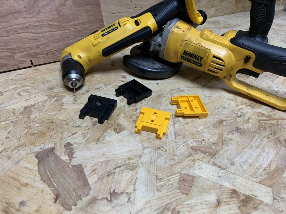 Stealth Mounts Maskinfästen 4-pack för DeWalt XR 18V ABS Snap-Fit Väggmontage, StealthMounts - 12