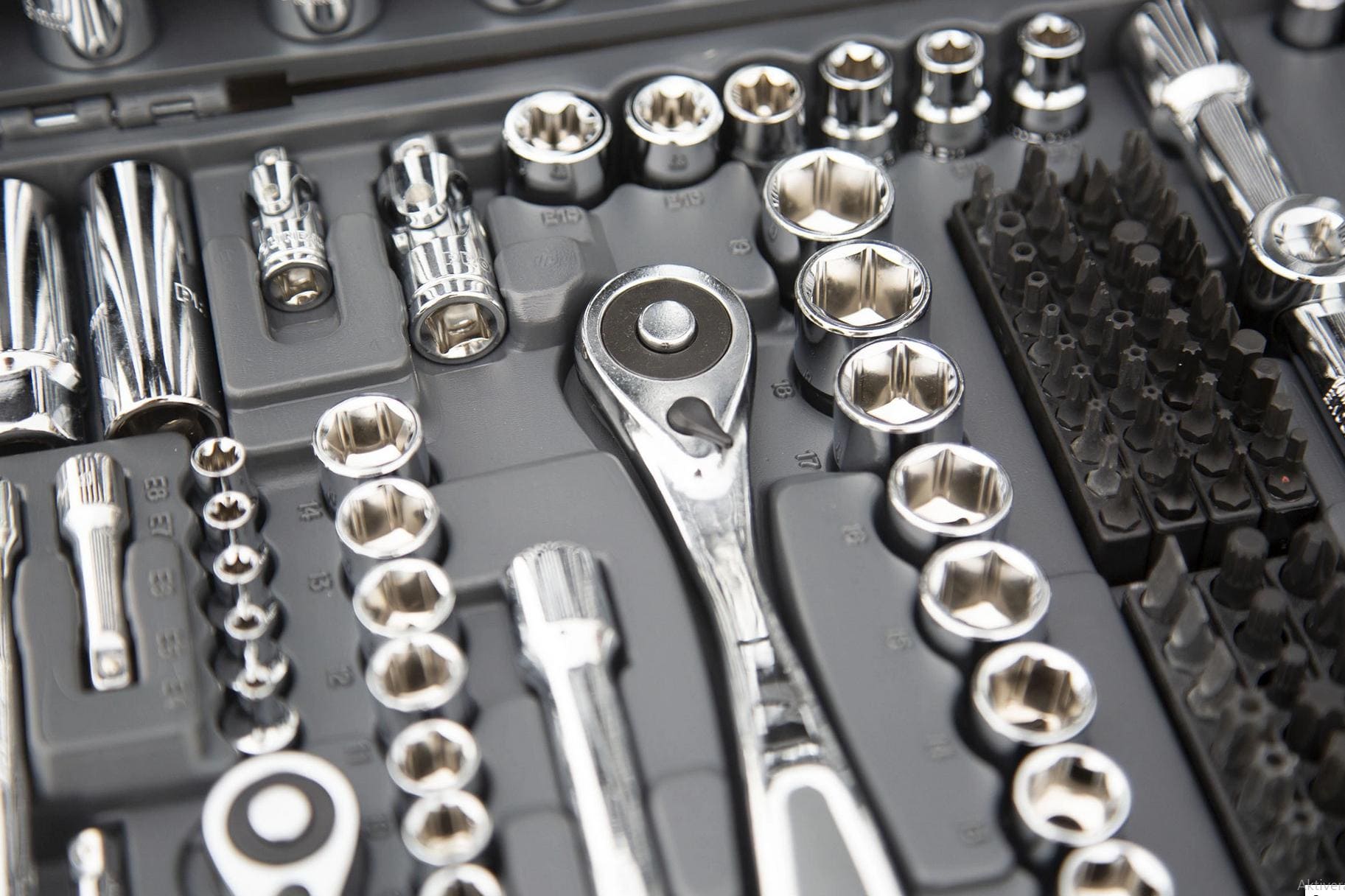 PROLINE TOOLS Hylsnyckelsats 217st, 1/4, 3/8, 1/2, 3.5-32 mm, långa och korta hylsor, U-ringnycklar, CRV, Proline - 3