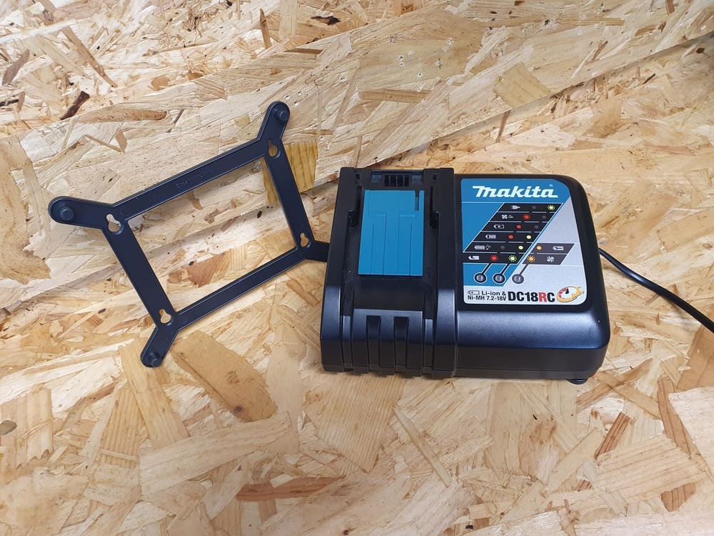 Stealth Mounts Fästen för MAKITA 18v DC18RC laddare, 2 par, STEALTHMOUNTS - 4