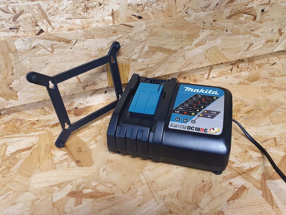 Stealth Mounts Fästen för MAKITA 18v DC18RC laddare, 2 par, STEALTHMOUNTS - 3