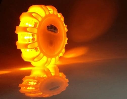 Magnetisk UFO LED-vägvarningslampa för nödsituationer, stöttålig, vattentät, 3 x AAA-batterier, gul. - 6