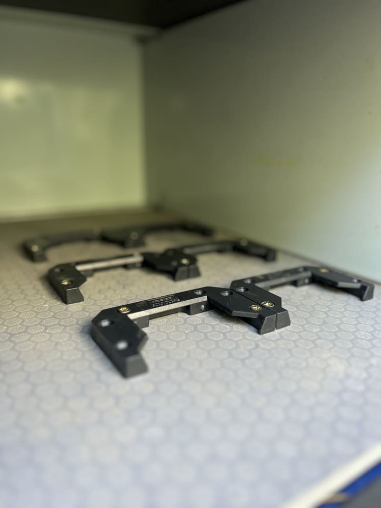 Stealth Mounts Cleat n Feet 6-Pack Monteringsfästen V2 för verktygslådor, STEALTHMOUNTS (Lay Flat package) - 2