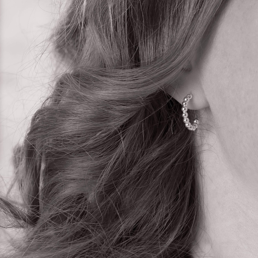 by Faith - Silverörhängen creoler med 3 mm kulor  - 2