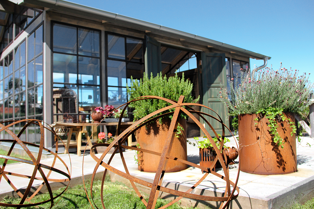 Orangeriet Här ute hittar ni våra underbara inredningsdetaljer Läs mer →