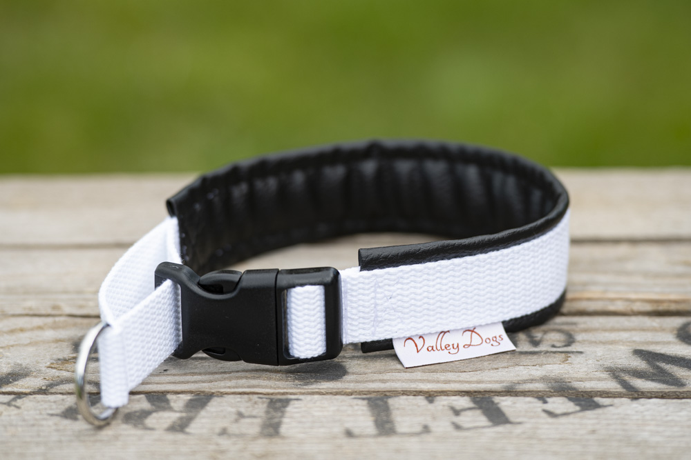 Helglittrigt halvstryp med knäppe 3.5 cm - 2
