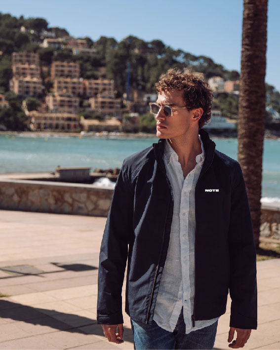 NOTE  Jacket in men's model NAVY  - 2
