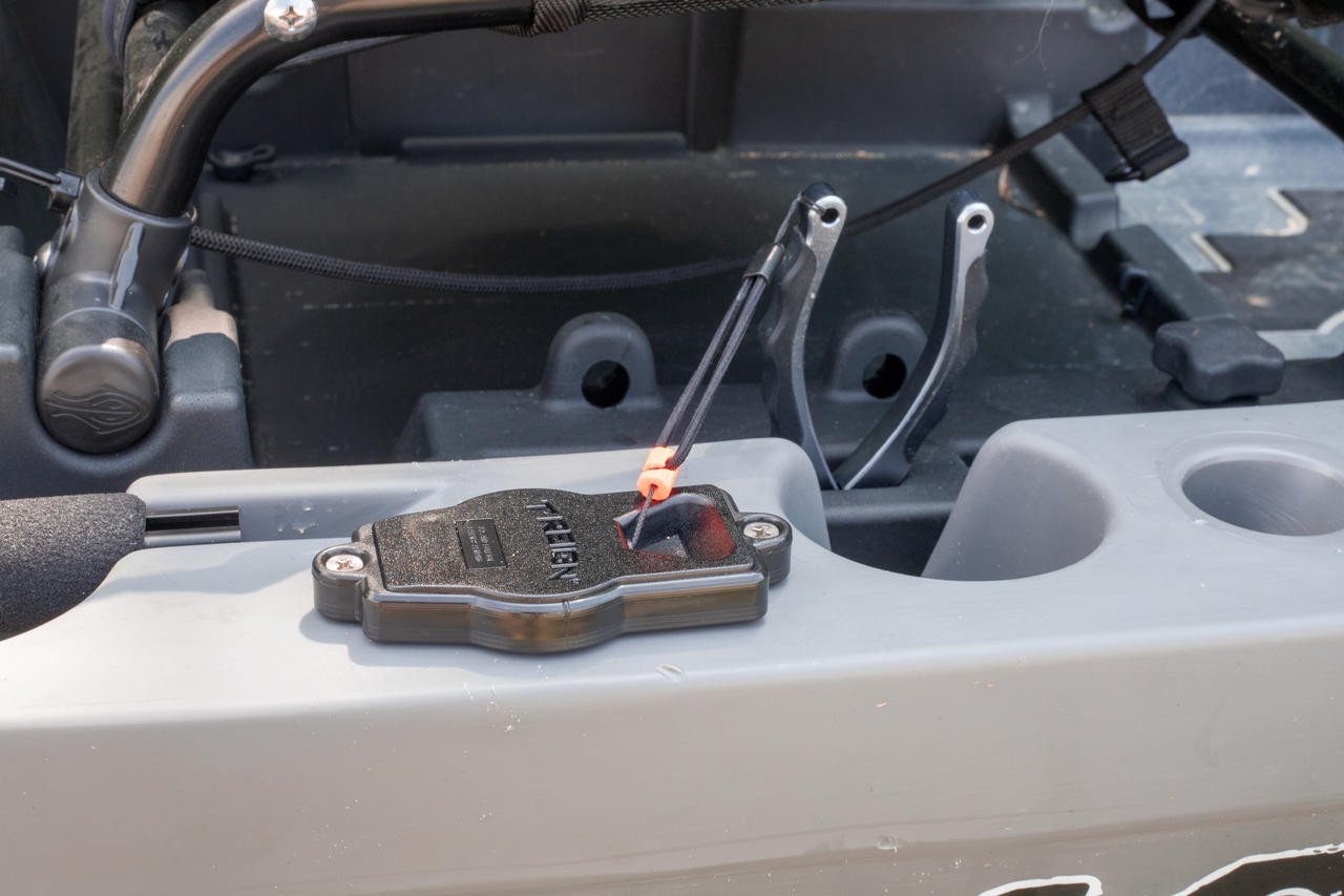 Yakattack Surface Mount Retractor, Includes #10 SS blunt end thread forming Mounting screws - Bild 6