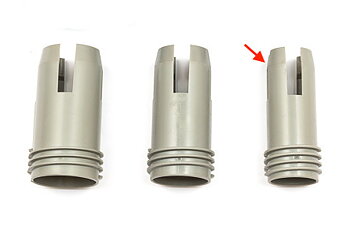 Gängad spännhylsa (benvit) närmast aluminiumrör Ø 25