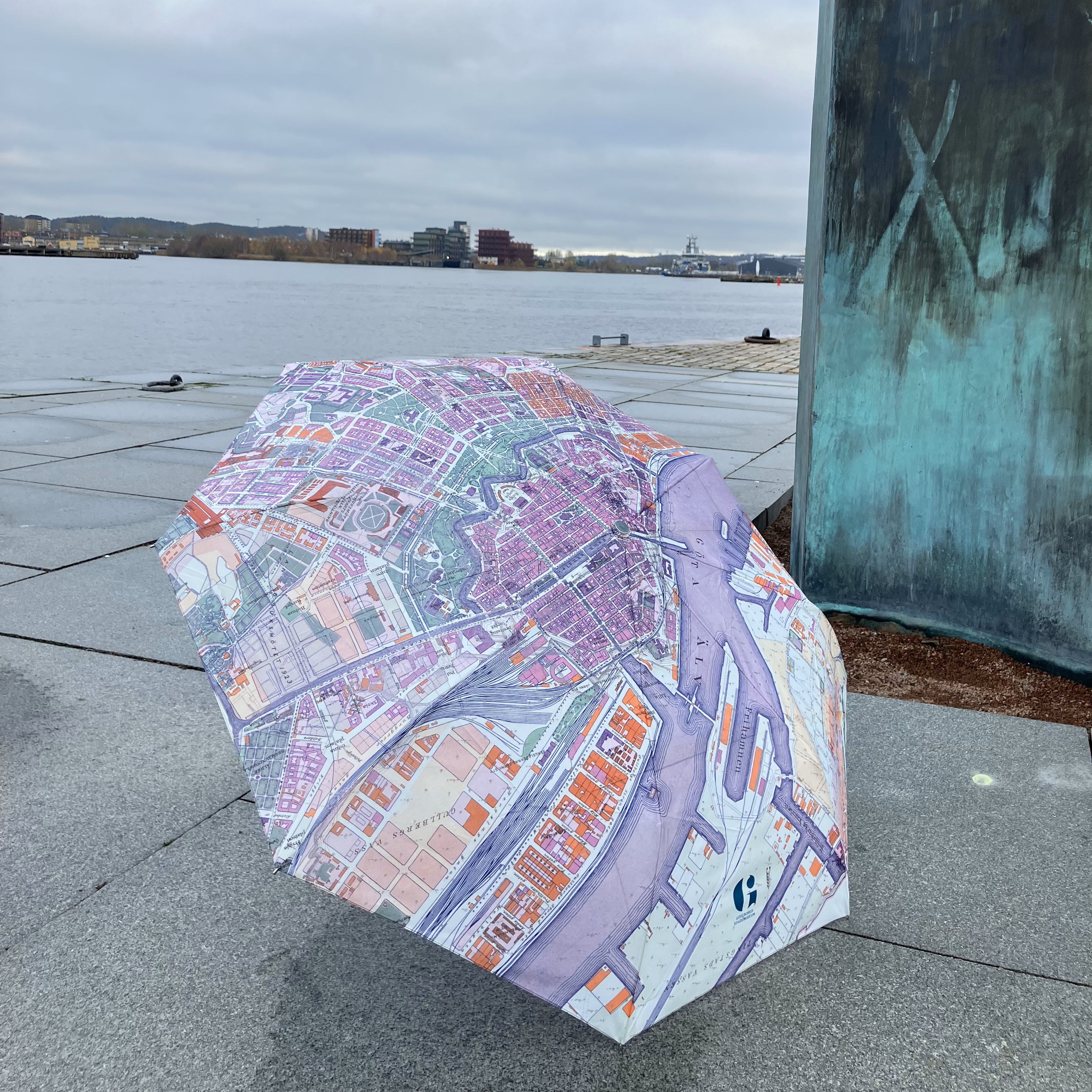 Paraply med karta över Göteborg - 4