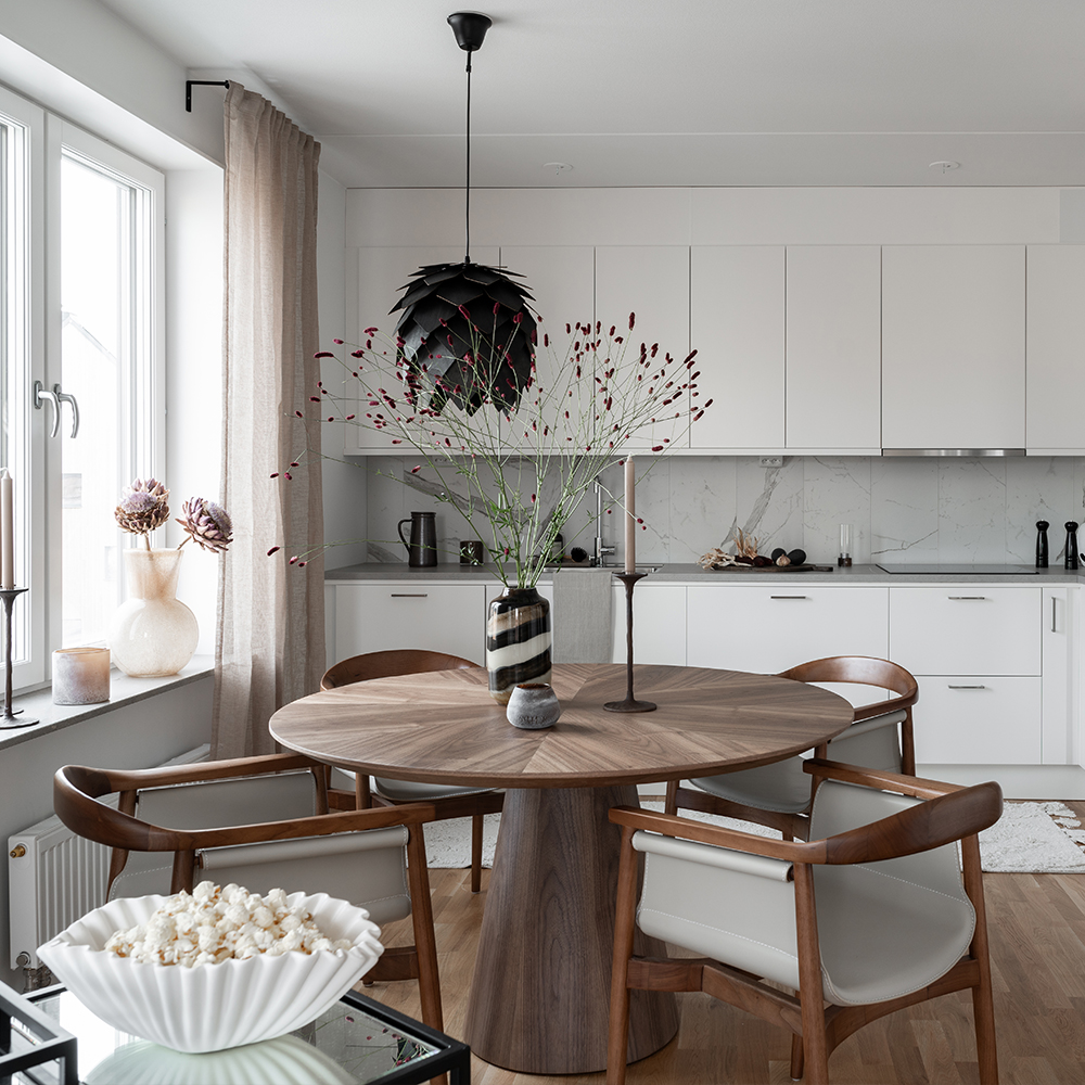 Matstol i valnötsfinish/beige - 23