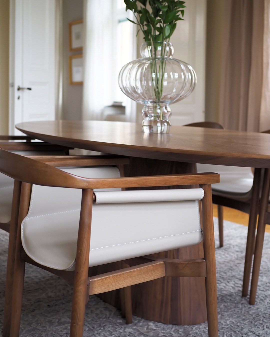 Matstol i valnötsfinish/beige - 14