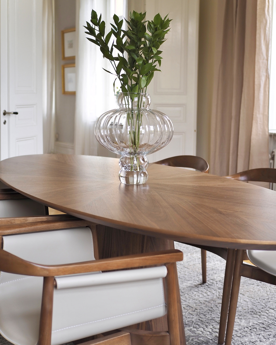Matstol i valnötsfinish/beige - 13