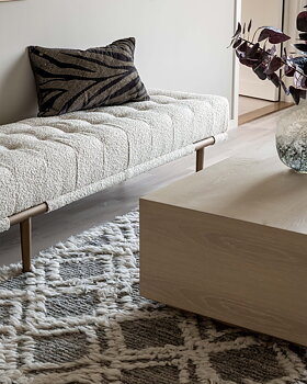 Bolly sittbänk vit bouclé