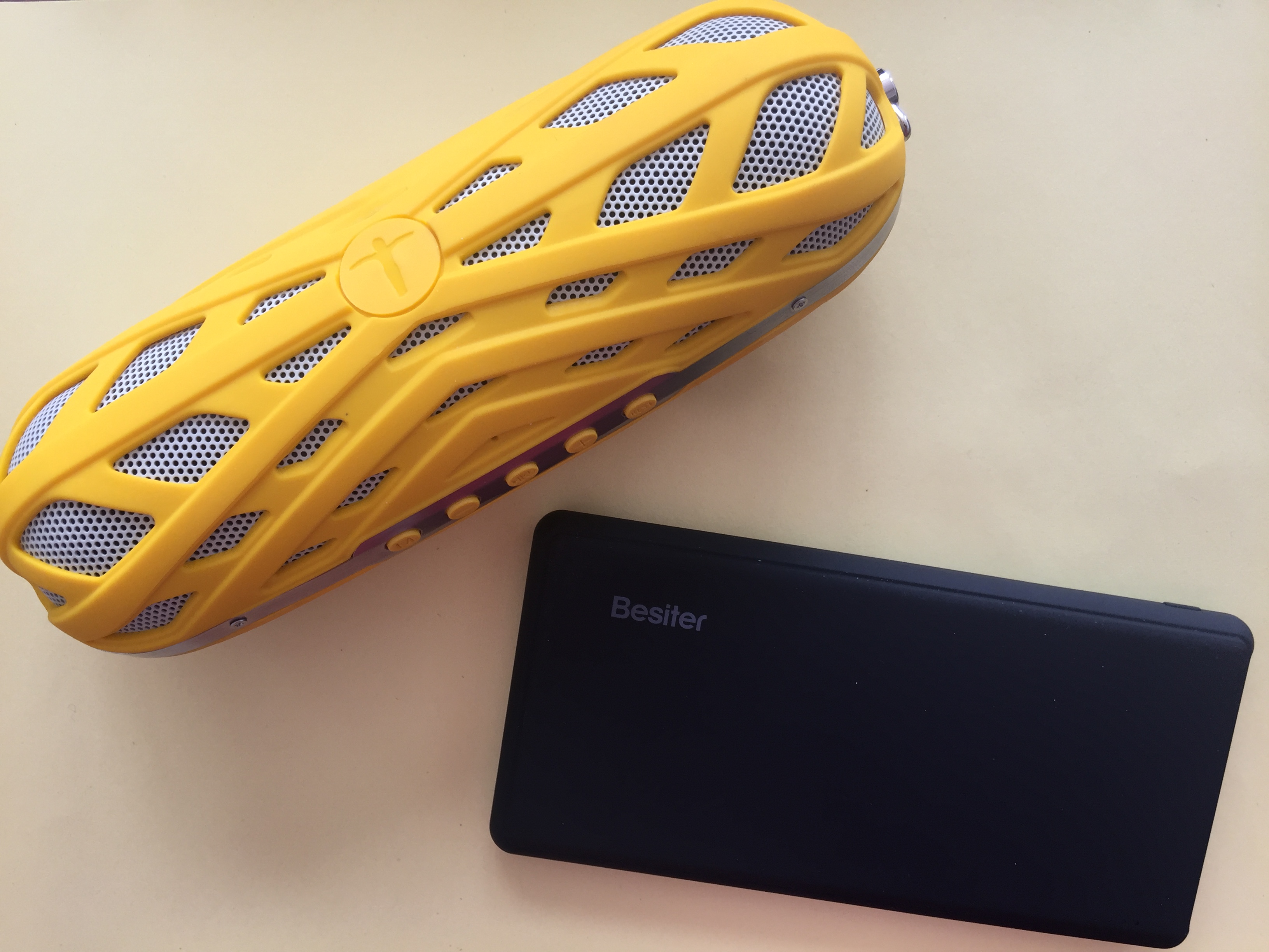 Power bank + Bluetooth Högtalare  M16  Paket - 3
