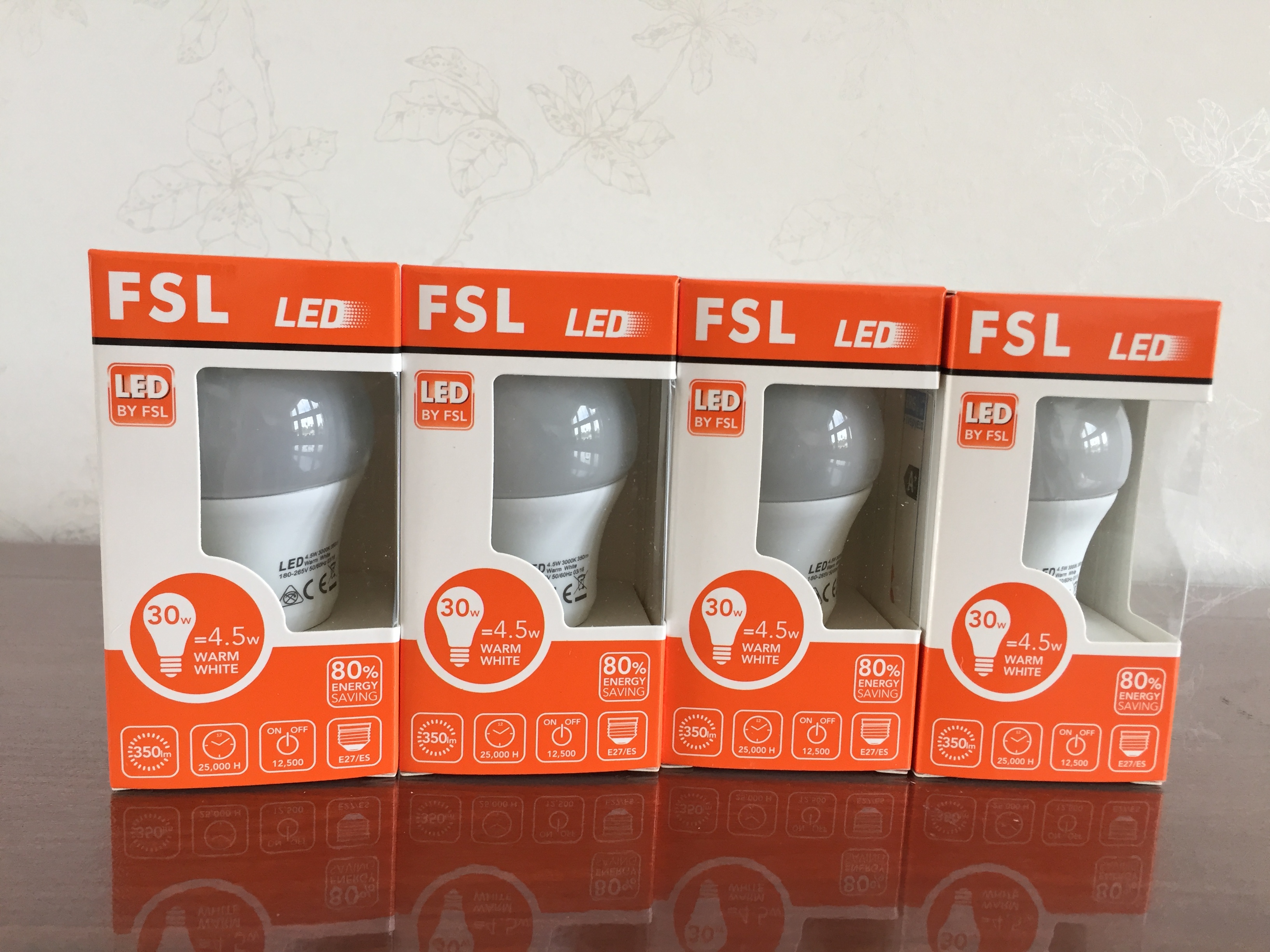 Paket 4st 4.5W 3000K   LED Normallampa  E27 350 Lumen 25000Hrs   Lampor  Glob